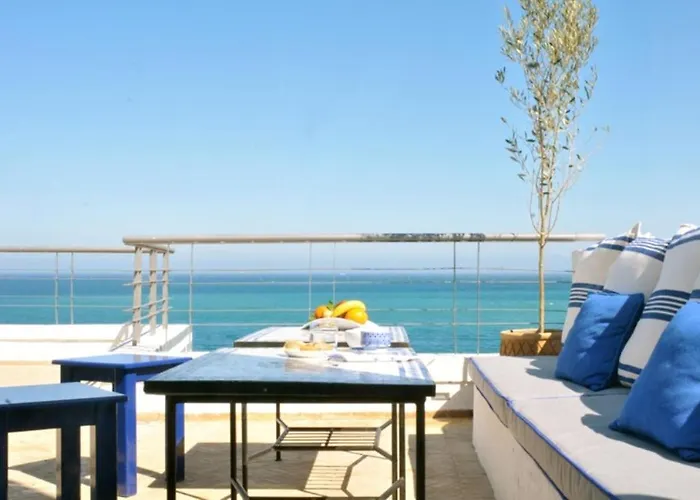 Le Balcon De Tanger Bed & Breakfast