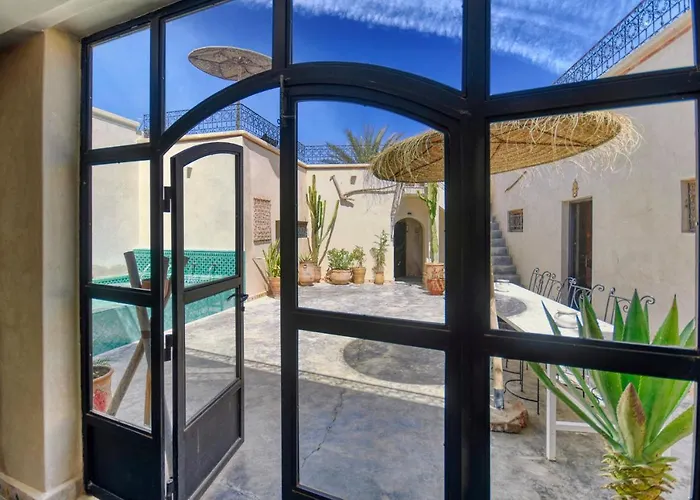 Riad Amazine - Piscine - Rooftop - 6 or 7 Px Aourir