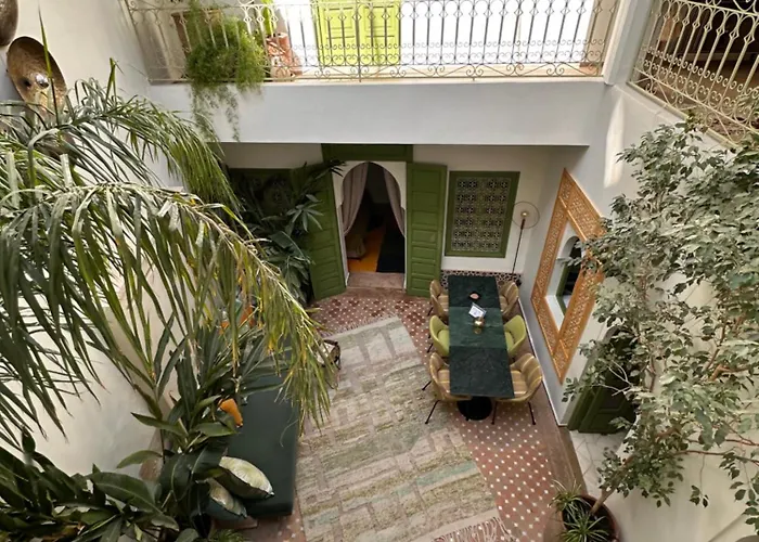 Riad Dar Adal exclusivité 2 à 6 personnes petit déjeuner compris place jemaa El fna Marraquexe