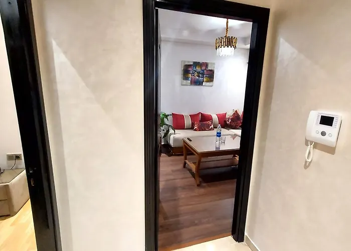 Luxury Apartment Opposite Hassan 2 Mosqu And Fair International Casablanca And Sea , Near Downtwn , Interdit Couples Araabic Non Marie, Forbidden Unmarried Araabic Couples , 2 Room, 2 Living Rooms And 2 Bathrooms Basement Car Park Free , Apartment Wi
